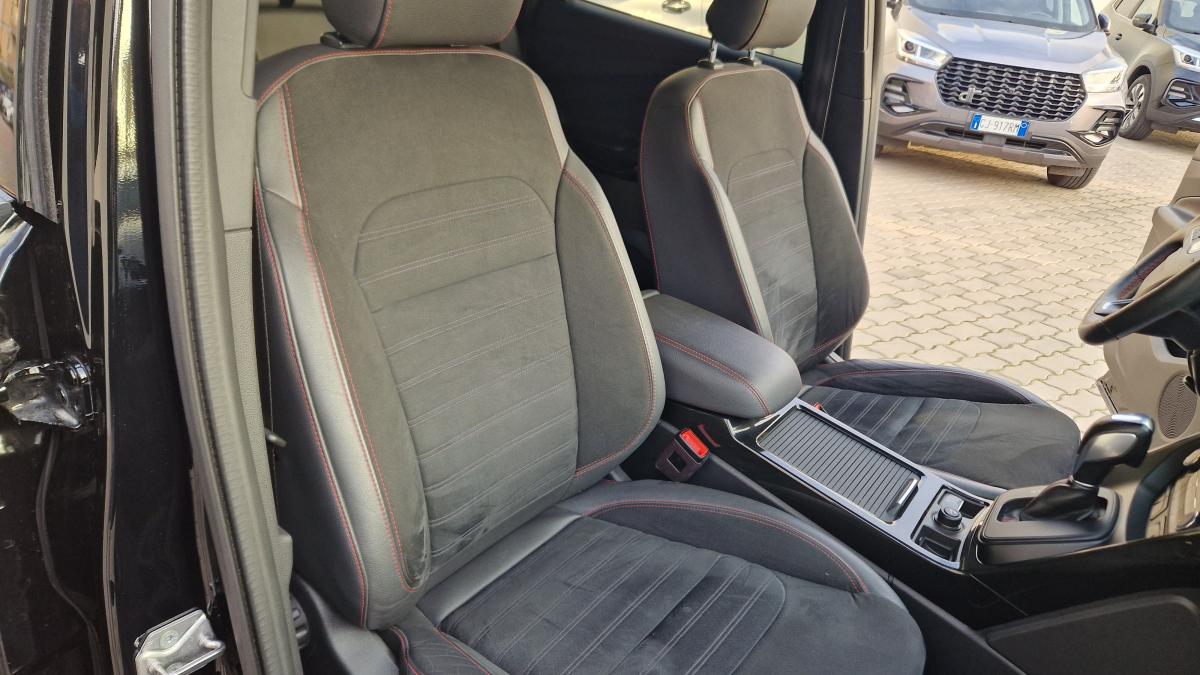 Ford Kuga 2.0 TDCI 180 CV 4WD Powershift ST-Line